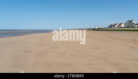 Paysage à Gold Beach près d'Arromanches-les-bains qui était l'une des cinq zones de l'invasion alliée de la France occupée par les Allemands en Normandie Banque D'Images