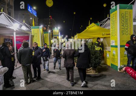 Le village Coldiretti avec plus de 200 stands, dont 100 avec des produits typiques de la terre et d'autres spécialités italiennes Banque D'Images