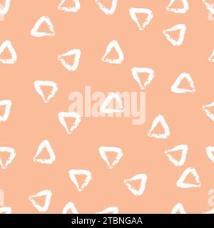 Motif vectoriel simple sans couture avec des triangles irréguliers dessinés à la main sur fond Peach Fuzz. FreeHand impression géométrique idéal pour tissu, textile, WRAPP Illustration de Vecteur