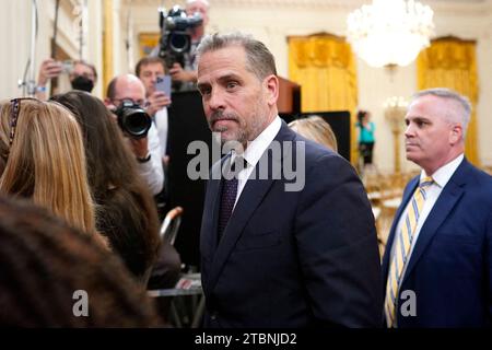 Washington, États-Unis. 08 décembre 2023. La photo du dossier datée du 7 juillet 2022 montre Hunter Biden, fils du président américain Joe Biden, quitte le pays après la cérémonie de remise des médailles présidentielles de la liberté à dix-sept récipiendaires dans la salle est de la Maison Blanche à Washington, DC, États-Unis. Hunter Biden a été inculpé pour neuf accusations fiscales en Californie, devenant le deuxième acte d'accusation contre le fils du président, ajoutant de l'huile à un scandale que les républicains ont saisi dans la perspective des élections de 2024. Photo de Yuri Gripas/ABACAPRESS.COM crédit : Abaca Press/Alamy Live News Banque D'Images