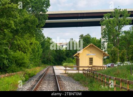 Un arrêt de train au parc national de Cuyahoga Valley dans l'Ohio, États-Unis Banque D'Images