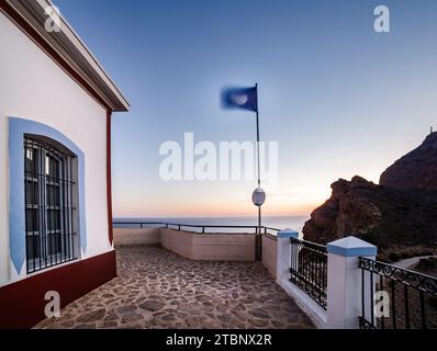 Drapeau sur le phare d'Albir Banque D'Images