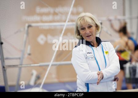 Gand, Belgique. 08 décembre 2023. L'entraîneur de gymnastique allemand Ulla Koch photographié lors d'une séance d'entraînement des gymnastes belges, à Gand, vendredi 08 décembre 2023. Récemment, la fédération a nommé Koch comme nouvel entraîneur de l'équipe belge de gymnastique. BELGA PHOTO KURT DESPLENTER crédit : Belga News Agency/Alamy Live News Banque D'Images