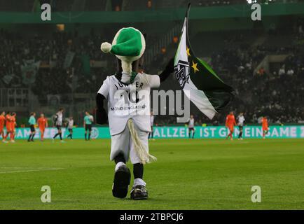 Monchengladbach, Deutschland. 05 décembre 2023. Firo : 05.12.2023, football, football, DFB Cup 2023/2024 tour de 16 VFL Borussia Monchengladbach - VfL Wolfsburg 1:0 mascotte VFL Junter Credit : dpa/Alamy Live News Banque D'Images