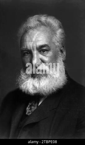 Alexander Graham Bell. Portrait, buste, 3/4, face à gauche. Année : 1904. Banque D'Images