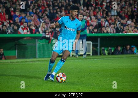 Santander, Cantabrie, Espagne. 7 décembre 2023. Santander, Espagne, 07 décembre 2023 : le joueur de l'Athletic Club, Adu Ares (29 ans) avec le ballon lors du deuxième tour de la SM El Rey Cup 2023-24 entre CD Cayon et Athletic Club, le 07 2023 décembre, sur les terrains de sport El Sardinero, à Santander, Espagne. (Image de crédit : © Alberto Brevers/Pacific Press via ZUMA Press Wire) USAGE ÉDITORIAL SEULEMENT! Non destiné à UN USAGE commercial ! Banque D'Images