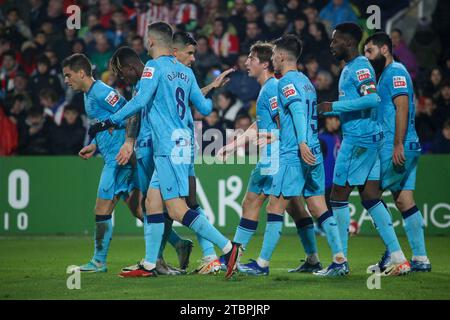 Santander, Cantabrie, Espagne. 7 décembre 2023. Santander, Espagne, 07 décembre 2023 : les joueurs de l'Athletic Club célèbrent le troisième but lors de la deuxième manche de la SM El Rey Cup 2023-24 entre CD Cayon et Athletic Club, le 07 décembre 2023, sur les terrains de sport El Sardinero, à Santander, Espagne. (Image de crédit : © Alberto Brevers/Pacific Press via ZUMA Press Wire) USAGE ÉDITORIAL SEULEMENT! Non destiné à UN USAGE commercial ! Banque D'Images