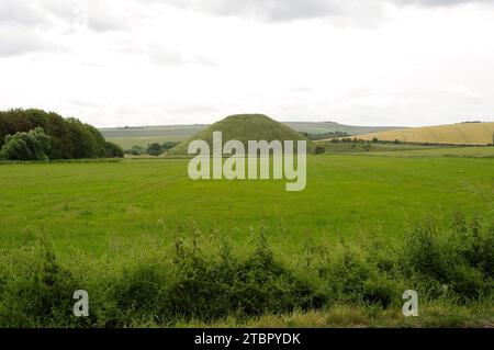 SILBURY HILL, AVEBURY, WILTSHIRE, ANGLETERRE Banque D'Images