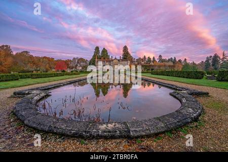 Rhinefield House Hôtel au lever du soleil, Brockenhurst, la New Forest, Hampshire, Angleterre, Royaume-Uni Banque D'Images