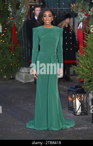 Beverley Knight arrivant pour les Royal Carols - ensemble au service de Noël à l'abbaye de Westminster à Londres. Date de la photo : Vendredi 8 décembre 2023. Banque D'Images