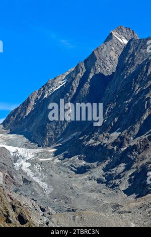 Sommet du Sattelhorn au-dessus du Langgletscher, Fafleralp, Lötschental, Valais, Suisse Banque D'Images