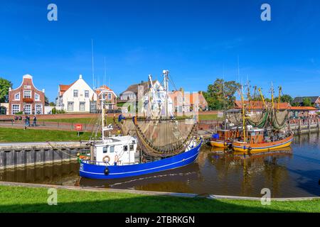 Allemagne, Basse-Saxe, Frise orientale, Greetsiel, cutter port, dispositif de coupe de crevettes Banque D'Images