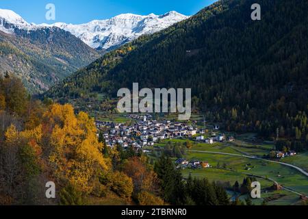 Cogolo de Peio dans la saison d'automne, Europe, Italie, Trentin Tyrol du Sud, district de trente, vallée de Pejo, Cogolo de Peio Banque D'Images