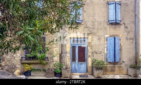 Façade de maison à Portel des Corbières. La commune est située dans le Parc naturel régional de la Narbonnaise en Méditerranée. Banque D'Images