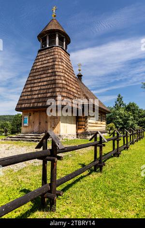 Europe, Pologne, voïvodie de Podkarpackie, montagnes de Bieszczady, église à Wola Michowa Banque D'Images