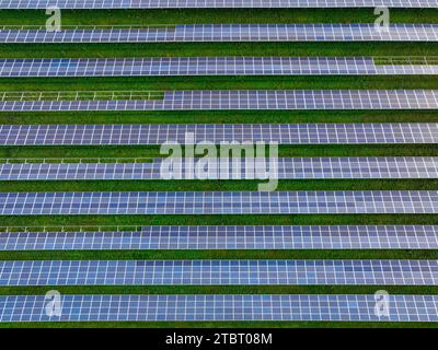 Parc solaire Oberseifersdorf, Zittau, Saxe, Allemagne, Europe Banque D'Images