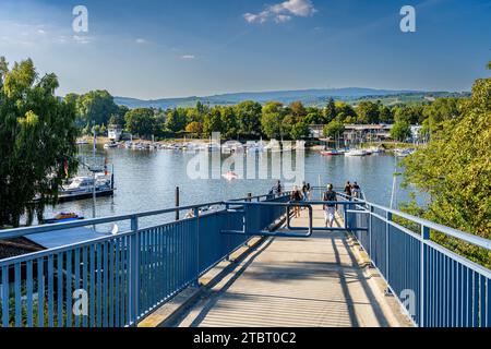 Allemagne, Hesse, Wiesbaden - Schierstein, Schiersteiner Hafen, Pont Dyckerhoff, zone de loisirs avec des installations portuaires, également connue sous le nom de Schiersteiner Riviera Banque D'Images