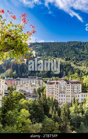 Grand Hôtel de l'Europe, vue sur la ville depuis l'église Primus, Bad Gastein, vallée de Gastein, parc national Hohe Tauern, Autriche, Europe Banque D'Images