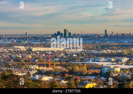 Vienne, vue sur Vienne, gratte-ciel à Wienerberg et Donaucity, horizon en 00. Aperçu, Autriche Banque D'Images