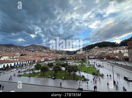 La plaza de Armas à Cuzco, Pérou. Place principale de la ville Banque D'Images