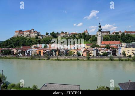 Allemagne, Bavière, haute-Bavière, district Altötting, Burghausen, vieille ville, château, Salzach, vue sur la ville Banque D'Images