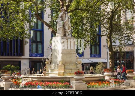 Angleterre, Londres, Leicester Square, William Shakespeare Statue Banque D'Images