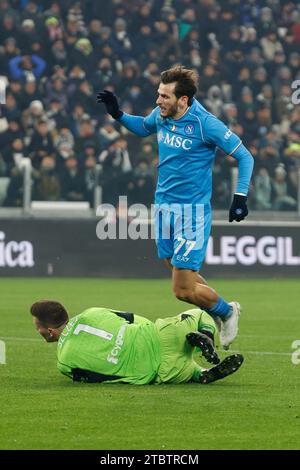 Turin, Piémont, Italie. 8 décembre 2023. Wojciech Szczesny de la Juventus Khvicha Kvaratskhelia de Naples lors du match de Serie A Juventus FC - SSC Napoli, Allianz Stadium le 08 décembre 2023 à Turin, Italie. (Image de crédit : © Ciro de Luca/ZUMA Press Wire) USAGE ÉDITORIAL SEULEMENT! Non destiné à UN USAGE commercial ! Crédit : ZUMA Press, Inc./Alamy Live News Banque D'Images