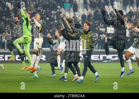 Turin, Piémont, Italie. 8 décembre 2023. Les joueurs de la juventus célèbrent lors du match de football Serie A Juventus FC - SSC Napoli, Allianz Stadium le 08 décembre 2023 à Turin, en Italie. (Image de crédit : © Ciro de Luca/ZUMA Press Wire) USAGE ÉDITORIAL SEULEMENT! Non destiné à UN USAGE commercial ! Crédit : ZUMA Press, Inc./Alamy Live News Banque D'Images