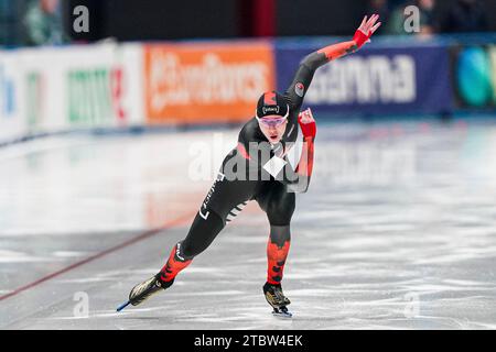 Tomaszow Mazowiecki, Polen. 08 décembre 2023. Brooklyn McDougall, du Canada, en compétition sur le 500m du groupe B féminin lors de la coupe du monde de patinage de vitesse ISU à Arena Lodowa, le 8 décembre 2023 à Tomaszow Mazowiecki, en Pologne crédit : dpa/Alamy Live News Banque D'Images