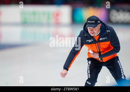 Tomaszow Mazowiecki, Polen. 08 décembre 2023. Henk Hospes en compétition sur le groupe féminin A 3000m lors de la coupe du monde de patinage de vitesse ISU à Arena Lodowa le 8 décembre 2023 à Tomaszow Mazowiecki, Pologne crédit : dpa/Alamy Live News Banque D'Images