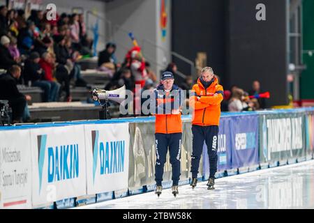 Tomaszow Mazowiecki, Polen. 08 décembre 2023. Erik Bouwman en compétition sur le 3000m du groupe A féminin lors de la coupe du monde de patinage de vitesse ISU à l'Arena Lodowa le 8 décembre 2023 à Tomaszow Mazowiecki, Pologne crédit : dpa/Alamy Live News Banque D'Images