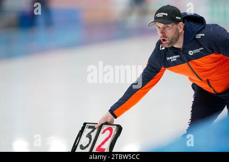 Tomaszow Mazowiecki, Polen. 08 décembre 2023. Daan Breeuwsma en compétition dans le groupe féminin A 3000m lors de la coupe du monde de patinage de vitesse ISU à Arena Lodowa le 8 décembre 2023 à Tomaszow Mazowiecki, Pologne crédit : dpa/Alamy Live News Banque D'Images