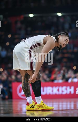 Pirée, Lombardie, Grèce. 8 décembre 2023. 3 CARSEN EDWARDS du FC Bayern Munich lors de l'Euroleague, Round 13, match entre l'Olympiacos Pirée et le FC Bayern Munich au Stade de la paix et de l'amitié le 8 décembre 2023, au Pirée, Grèce. (Image de crédit : © Stefanos Kyriazis/ZUMA Press Wire) USAGE ÉDITORIAL SEULEMENT! Non destiné à UN USAGE commercial ! Banque D'Images