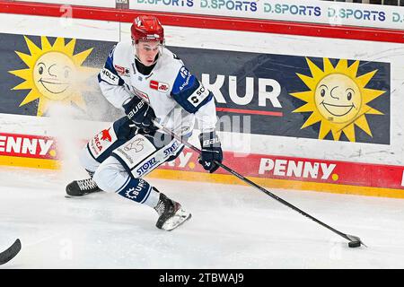 Eishockey DEL - Düsseldorfer EG vs Schwenninger Wild Wings am 08.102.2023 im PSD Bank Dome in Düsseldorf Schwenningens Philip Feist (Nr.9) Foto : osnapix Banque D'Images