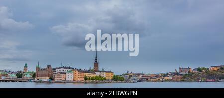 Une photo de Stockholm, par temps nuageux, prise de la mairie Banque D'Images