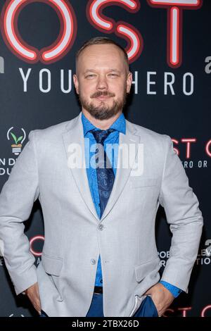 Los Angeles, États-Unis. 08 décembre 2023. Le producteur Denis Sobolev assiste à la première du film cosplay de LOST COS à Laemmle NoHo 7 Cinemas, Los Angeles, CA 8 décembre 2023 Credit : Eugene Powers/Alamy Live News Banque D'Images