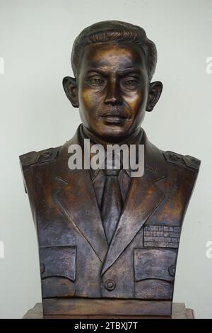 La statue du général Ahmad Yani. Il est l'un des combattants indonésiens de la liberté Banque D'Images