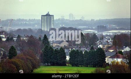 Glasgow, Écosse, Royaume-Uni. 9 décembre 2023. UK Météo : la tempête Elin a vu une journée de vent humide misérable sur l'ouest de la ville. Crédit Gerard Ferry/Alamy Live News Banque D'Images