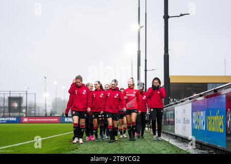 Rotterdam, pays-Bas. 09 décembre 2023. Rotterdam - joueurs de Feyenoord V1 lors du match entre Feyenoord V1 et ado Den Haag V1 à Nieuw Varkenoord le 9 décembre 2023 à Rotterdam, pays-Bas. Crédit : photos boîte à boîte/Alamy Live News Banque D'Images