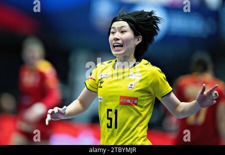 Herning, Danemark. 9 décembre 2023, Yuki Yoshidome, (51) réagit lors du match du Championnat du monde IHF de Handball féminin entre la Roumanie et le Japon dans le groupe de tour principal 3 à Jyske Bank Boxen à Herning Danemark samedi 9 décembre 2023. Crédit : Ritzau/Alamy Live News Banque D'Images