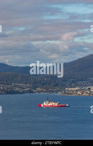 Hobart, Tasmanie, Australie - décembre 12 2022 : entrée du garde-côtes AMÉRICAIN dans le port de hobart Banque D'Images