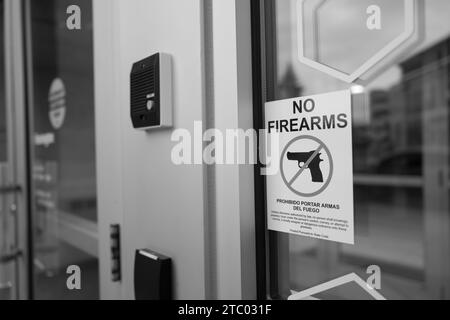 Pas de signe d'armes à feu à l'entrée d'un bâtiment de banque à Flint Michigan USA Banque D'Images