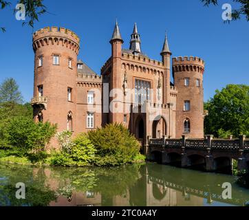 Vue au château Moyland près du village allemand Bedburg-Hau Banque D'Images