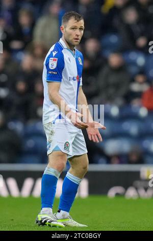 Blackburn, Royaume-Uni. 31 août 2023. Sondre Tronstad #6 des gestes de Blackburn Rovers lors du Sky Bet Championship Match Blackburn Rovers vs Leeds United à Ewood Park, Blackburn, Royaume-Uni, le 9 décembre 2023 (photo de Steve Flynn/News Images) à Blackburn, Royaume-Uni le 8/31/2023. (Photo Steve Flynn/News Images/Sipa USA) crédit : SIPA USA/Alamy Live News Banque D'Images