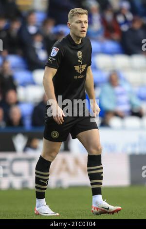 Reading, Royaume-Uni. 09 décembre 2023. Sam Cosgrove #9 de Barnsley lors du match Sky Bet League 1 Reading vs Barnsley au Select car Leasing Stadium, Reading, Royaume-Uni, le 9 décembre 2023 (photo par Alfie Cosgrove/News Images) à Reading, Royaume-Uni le 12/9/2023. (Photo Alfie Cosgrove/News Images/Sipa USA) crédit : SIPA USA/Alamy Live News Banque D'Images