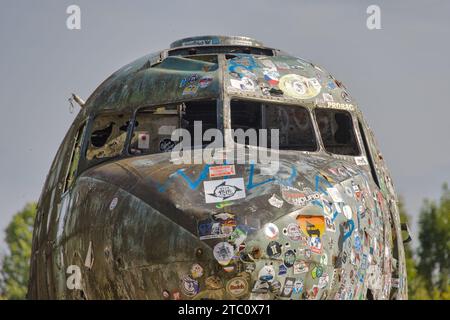 Fuselage du Dakota chargé d'autocollants Banque D'Images