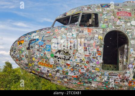 Fuselage du Dakota chargé d'autocollants Banque D'Images