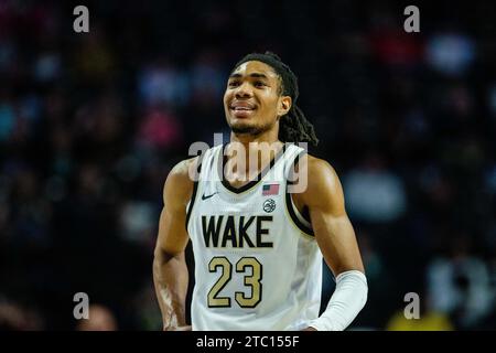 9 décembre 2023 : Wake Forest Demon Deacons garde Hunter Sallis (23 ans) sourit pendant la première mi-temps contre les Highlanders du N.J.I.T dans le match de basket-ball de la NCAA au LJVM Coliseum à Winston-Salem, NC. (Scott Kinser/CSM) Banque D'Images