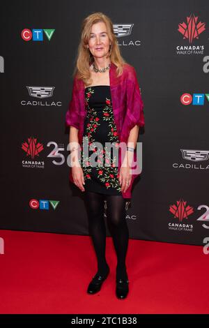 Toronto, Canada. 02 décembre 2023. Georgia Hood assiste au gala du Walk of Fame du Canada au Metro Convention Centre de Toronto. Le gala du Walk of Fame du Canada est un événement officiel qui se tient à Toronto et qui reconnaît des personnalités canadiennes remarquables. La soirée se déroule avec une réception sur tapis rouge, culminant par une cérémonie de remise des prix qui commémore les contributions de personnalités distinguées au paysage culturel du pays. Crédit : SOPA Images Limited/Alamy Live News Banque D'Images