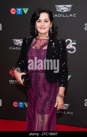 Toronto, Canada. 02 décembre 2023. Veronica Tennant assiste au gala du Walk of Fame du Canada au Metro Convention Centre de Toronto. Le gala du Walk of Fame du Canada est un événement officiel qui se tient à Toronto et qui reconnaît des personnalités canadiennes remarquables. La soirée se déroule avec une réception sur tapis rouge, culminant par une cérémonie de remise des prix qui commémore les contributions de personnalités distinguées au paysage culturel du pays. (Photo Shawn Goldberg/SOPA Images/Sipa USA) crédit : SIPA USA/Alamy Live News Banque D'Images